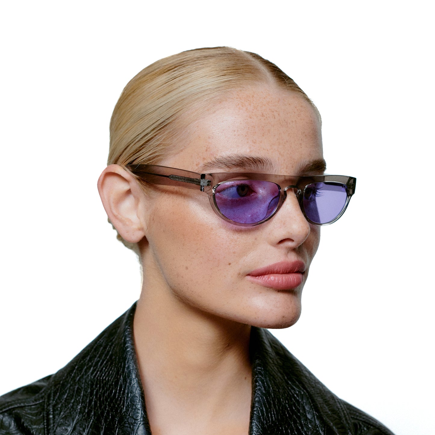 A.Kjaerbede Jake Sunglasses in Grey Transparent color