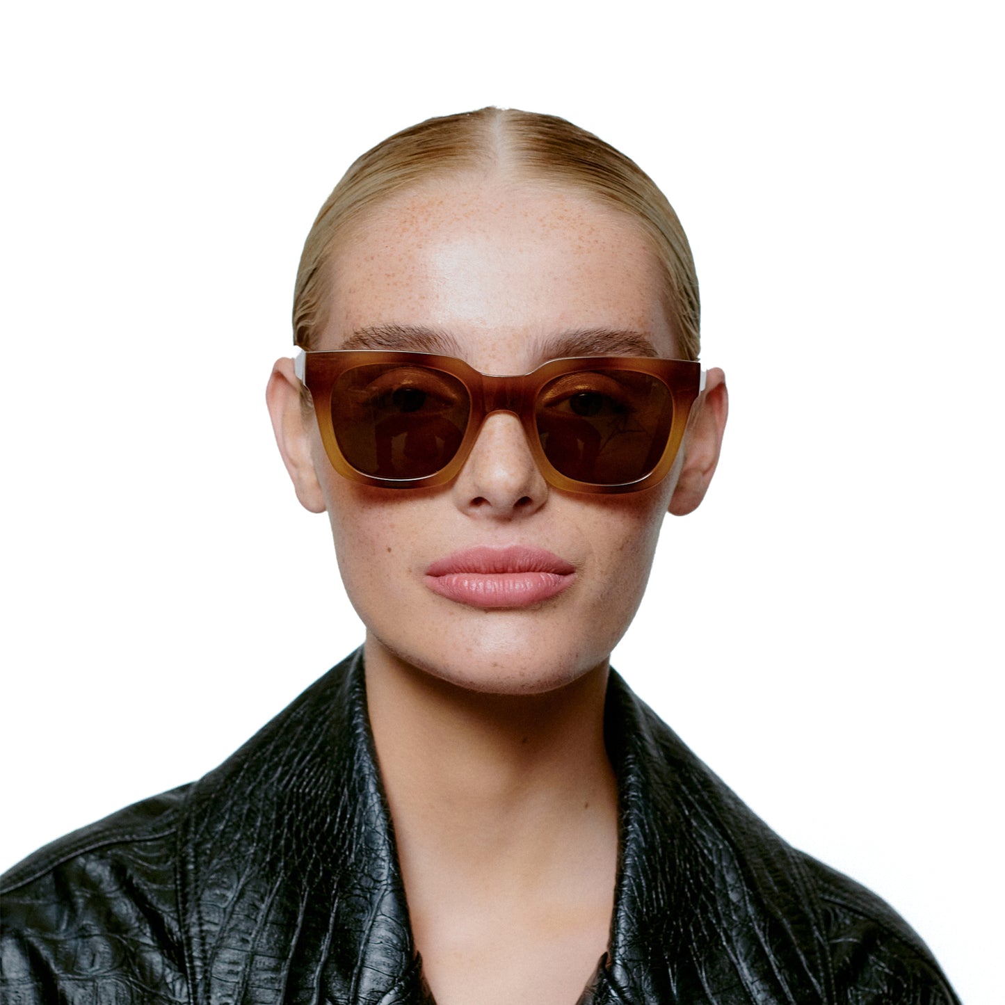 A.Kjaerbede Nancy Sunglasses in Demi Brown color