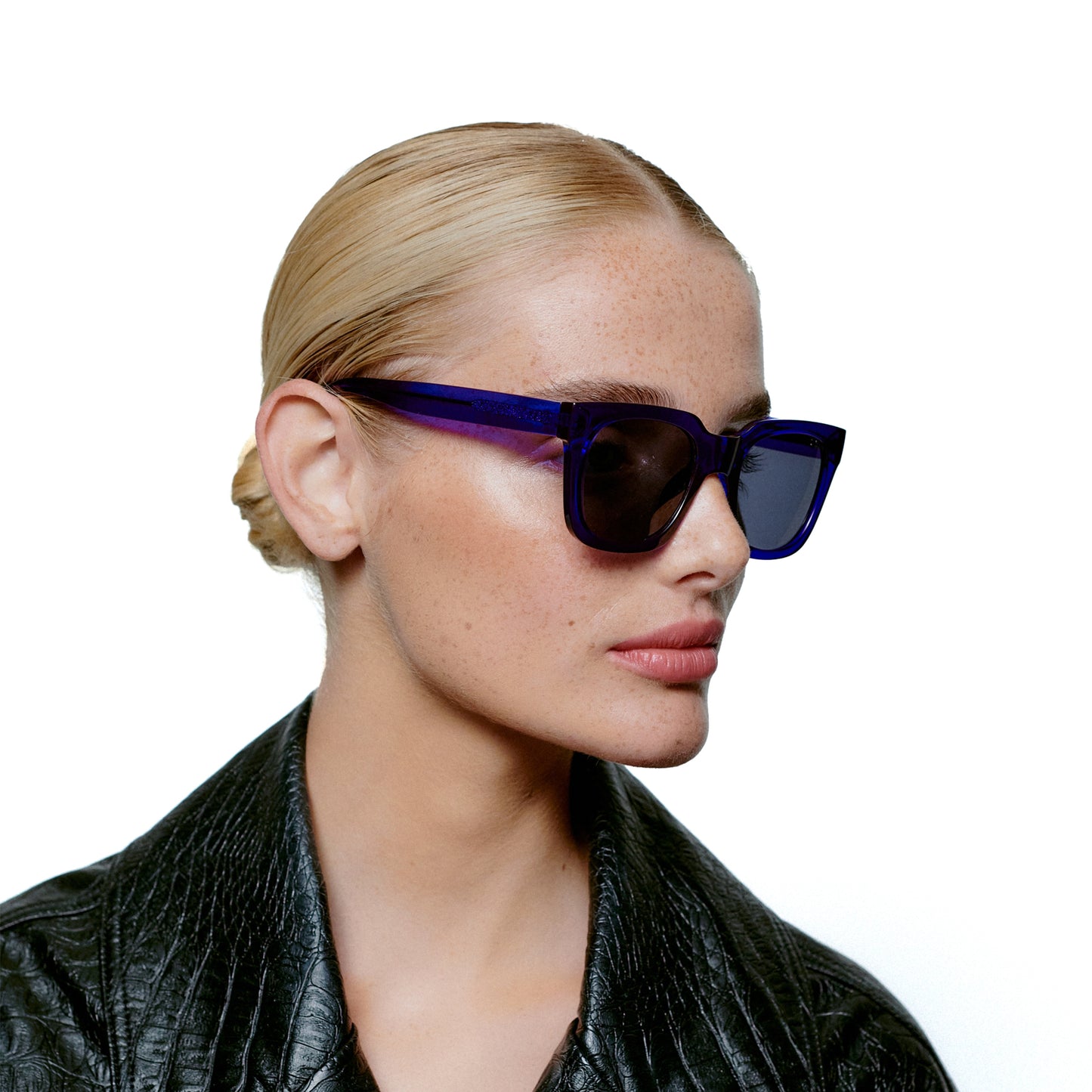A.Kjaerbede Nancy Sunglasses in Purple Transparent color