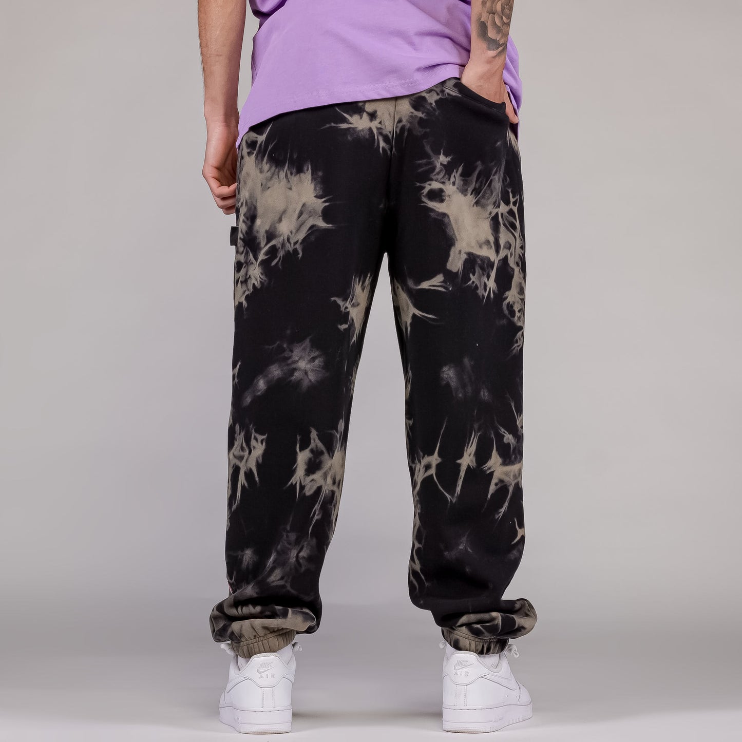UFOLLOW Bleached Sweatpants in Bleached Black