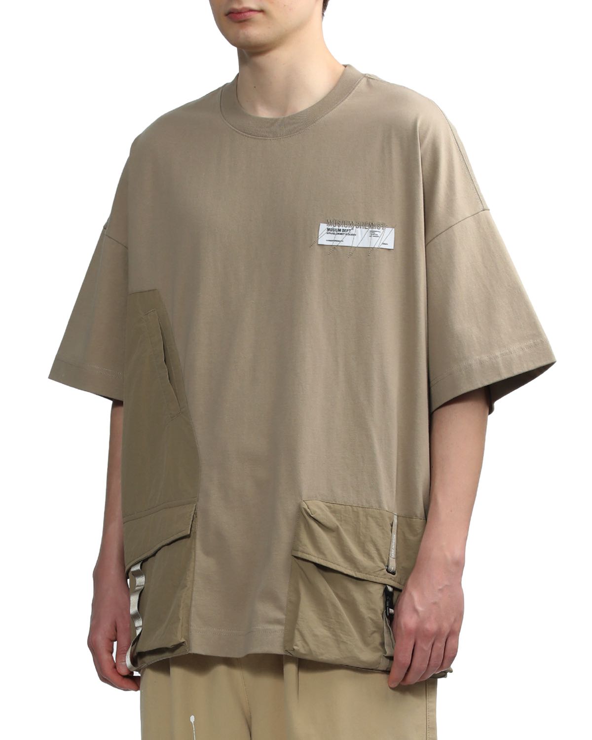 GRAPHIC TEE