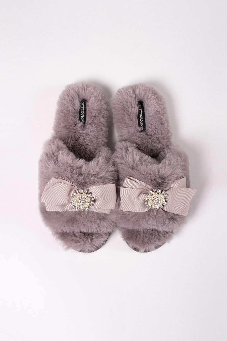 Anya in Mink