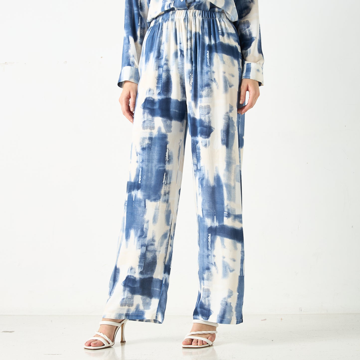 Sinoir AOP Co-Ord set White/Blue