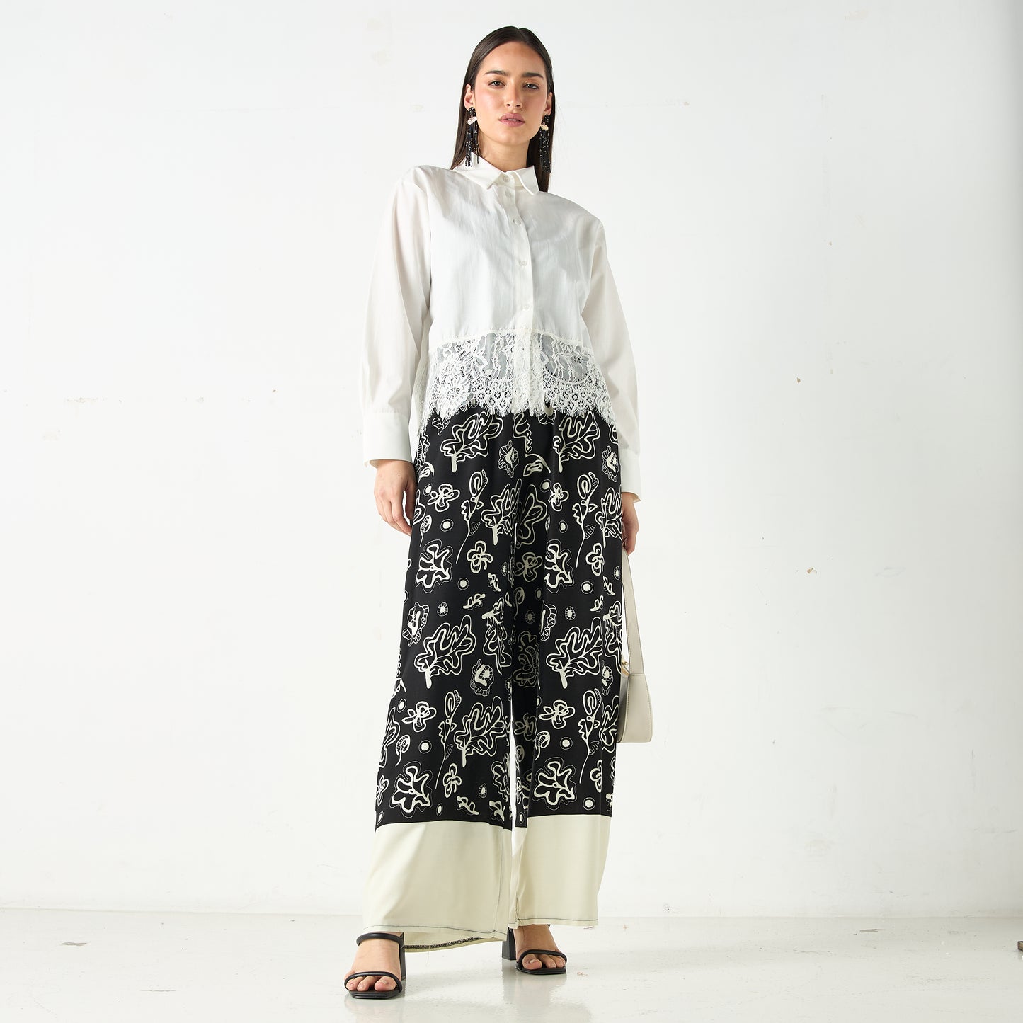 Sinoir Solid Shirt with Lace hem White