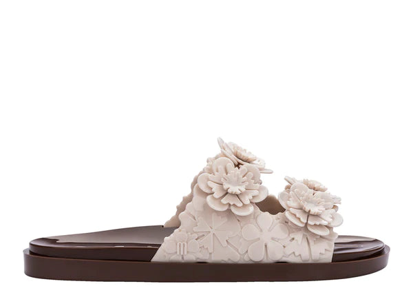 MELISSA WIDE BLOSSOM + VIKTOR AND ROLF AD