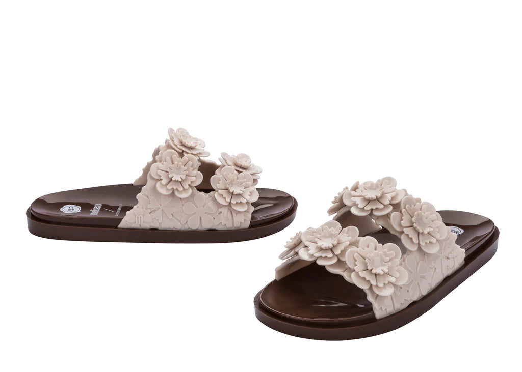 MELISSA WIDE BLOSSOM + VIKTOR AND ROLF AD