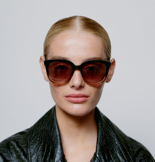 A.Kjaerbede Billy Sunglasses in Black/Brown Transparent