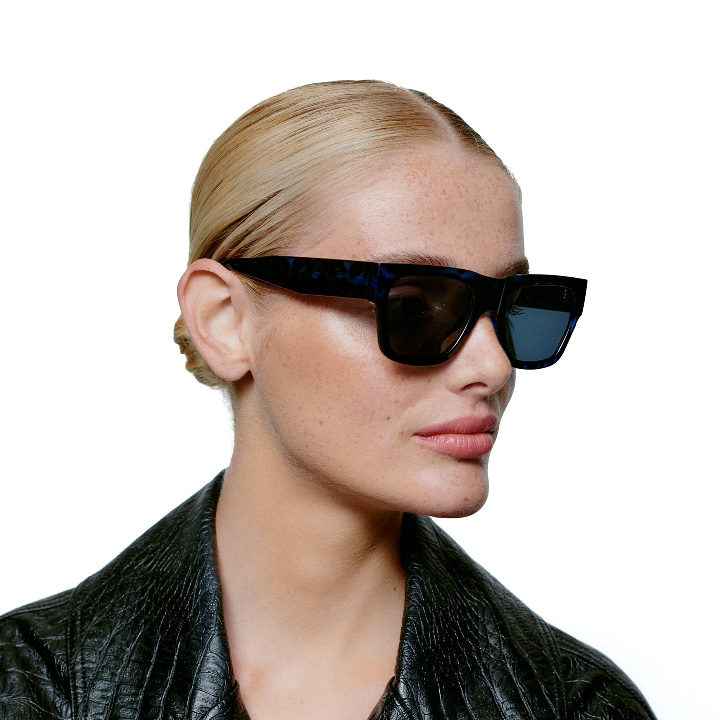A.Kjaerbede Agnes Sunglasses in Demi Blue color