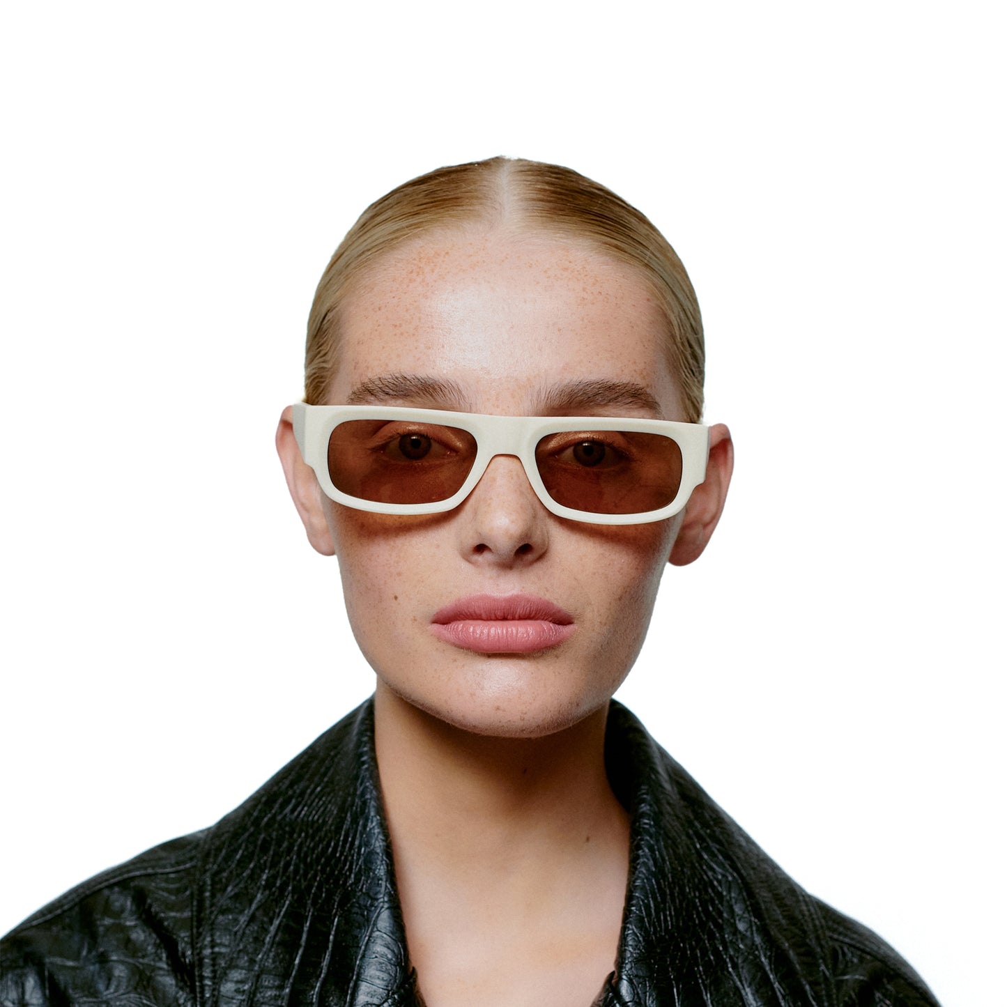 A.Kjaerbede Jean Sunglasses in Cream color