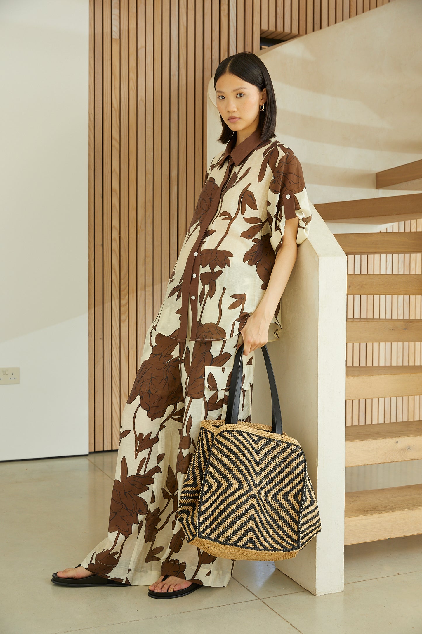 Elyna Brown Linen Blend floral Print Wide leg Trousers With Pockets