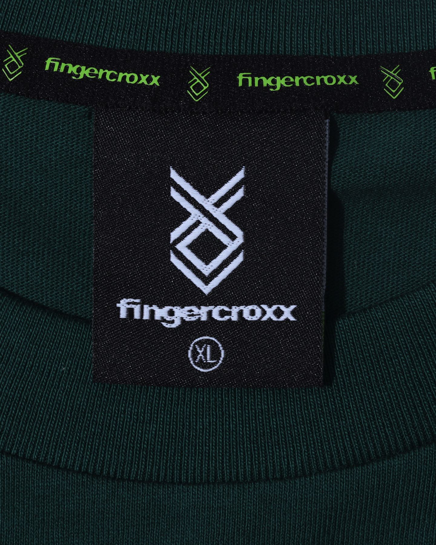 Men's - Relaxed Logo Patch T-shirt in Dark Green