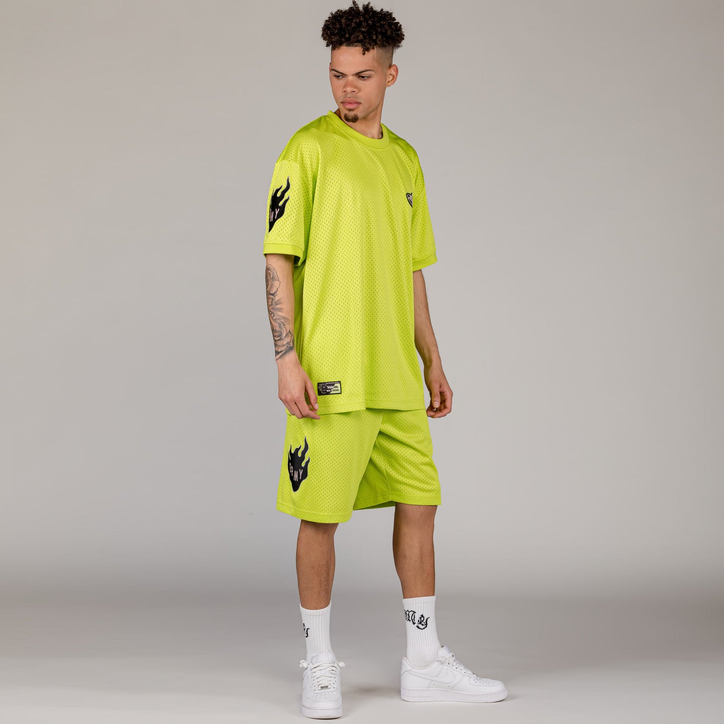Men Cloven Tongues Mesh Tee in Lime Green