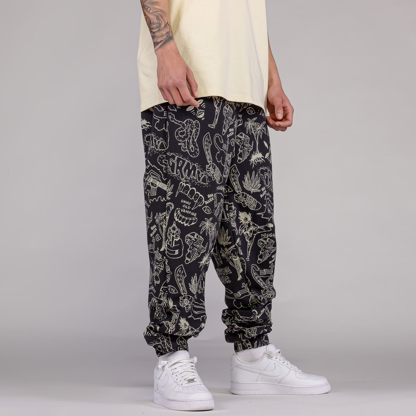 Men The Toughest Track Pants in Black