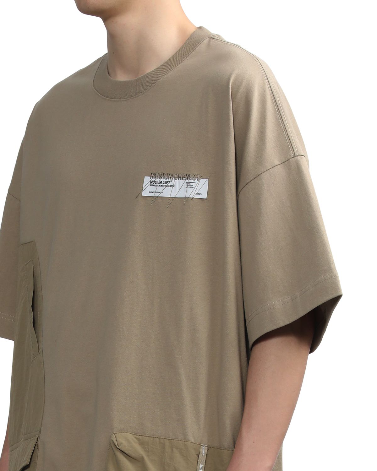 GRAPHIC TEE