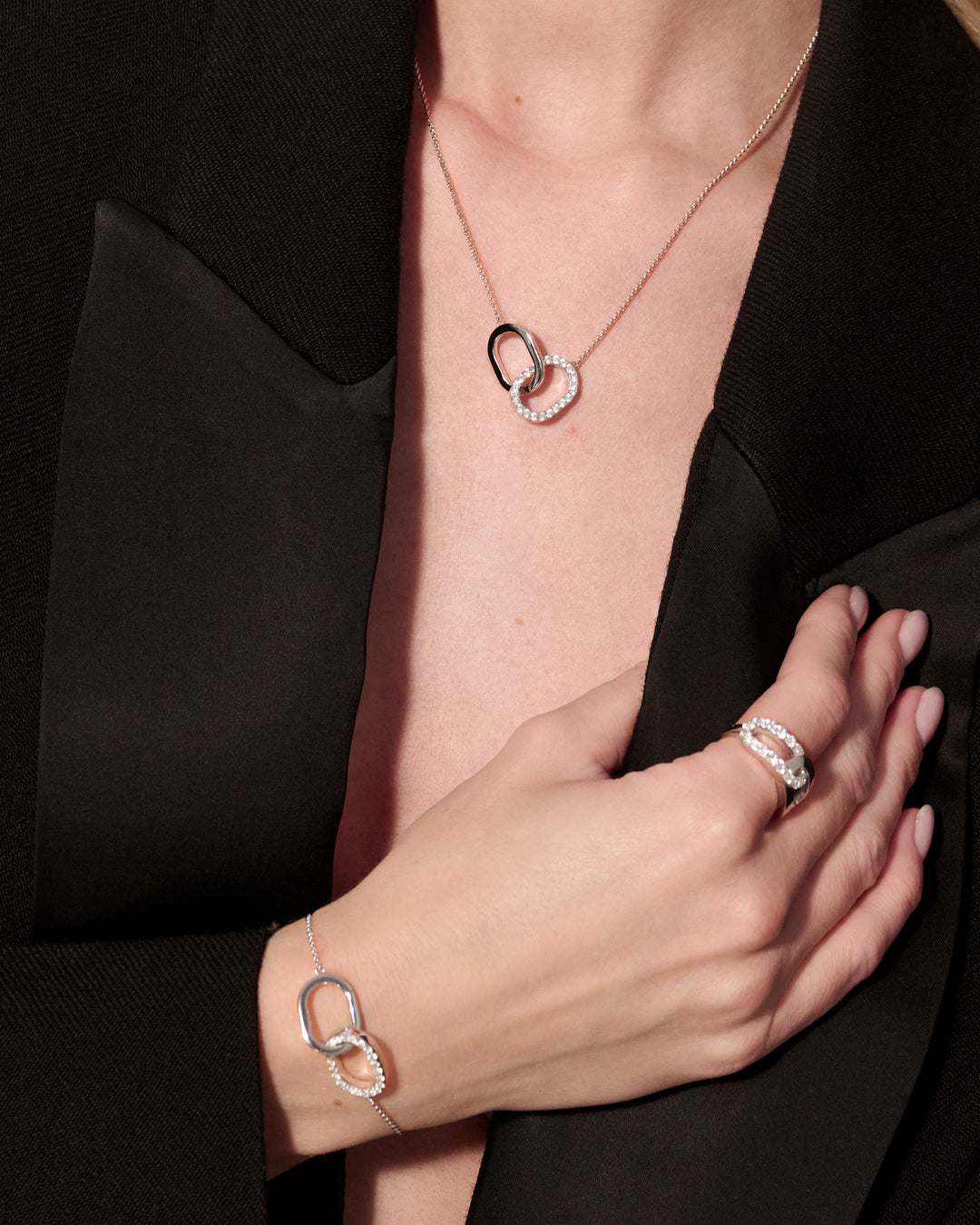 CAPIZZI DUE PICCOLO 18k gold plated Infinity Charm Bracelet with White zirconia Stones