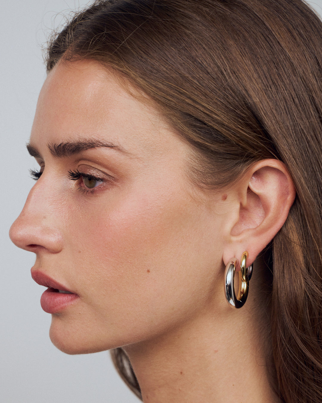 CARRARA PIANURA MEDIO Two-Tone Rhodium & 18K Gold Plated Hoop Earrings