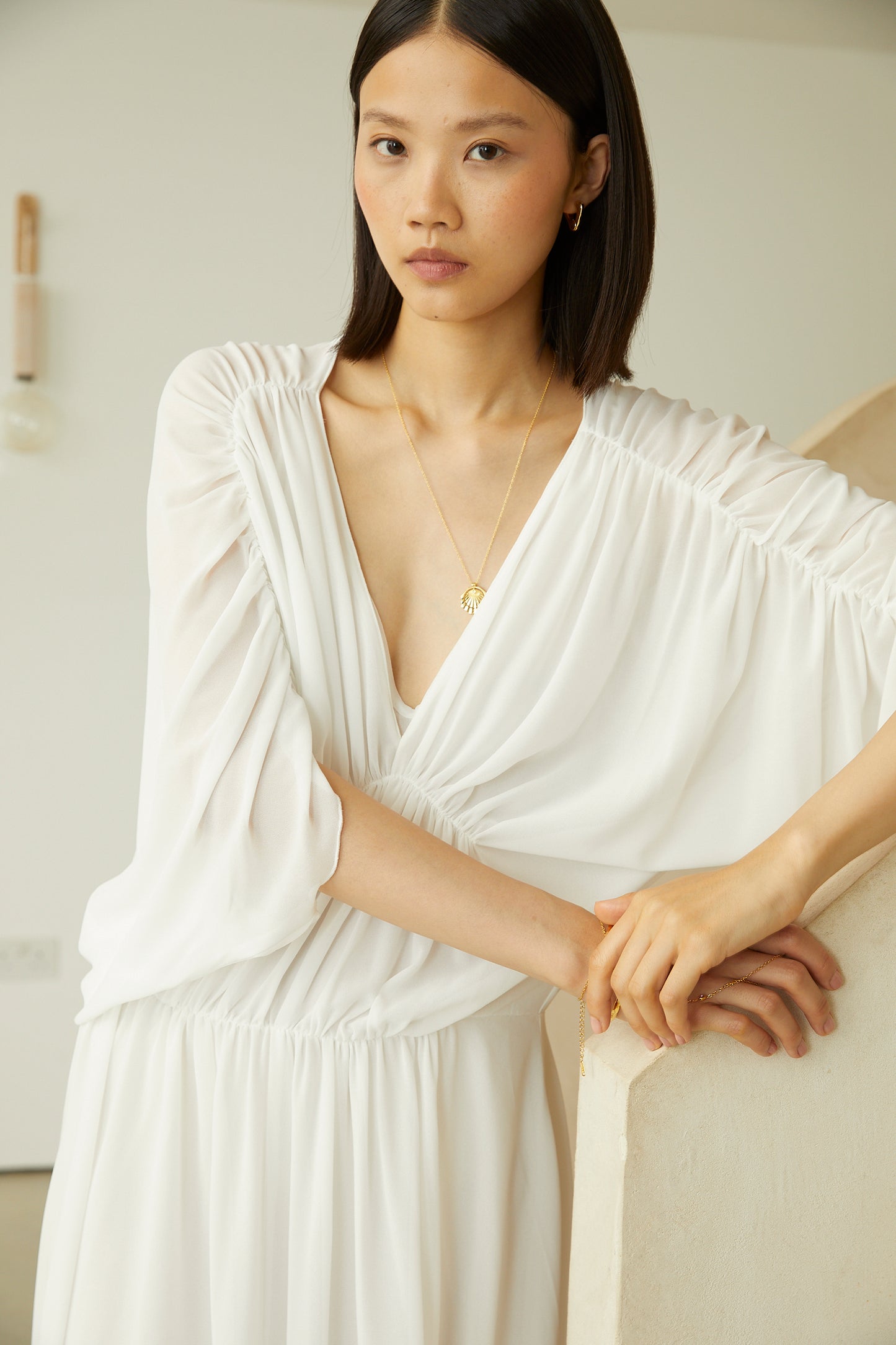 Tullies White V-Neck Short Sleeve Flowy Midi Dress with Inner Slip